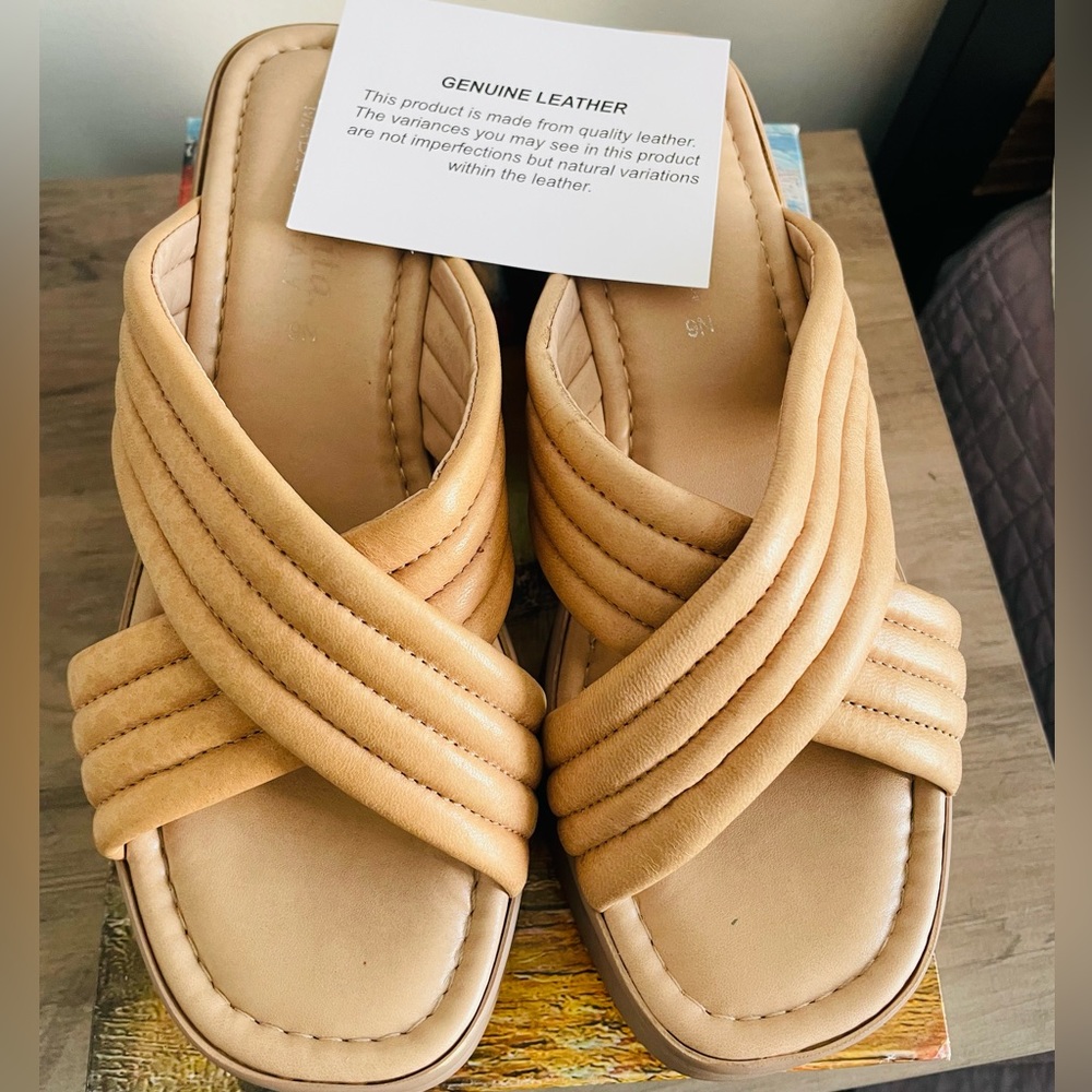 Bella Vita leather sandals